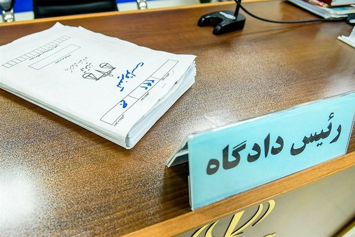 تشکیل پرونده قضایی برای کشف حجاب افسانه بایگان و معتمدآریا