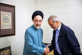 رئیس جمهور به عیادت سیدمحمد خاتمی رفت