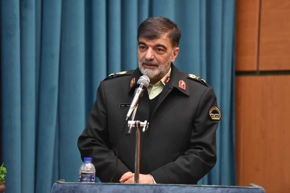 سردار رادان: سندی از یک افسر اطلاعاتی به دست آوردیم که گوشه‌ای از راهبردهای دشمن در اندلسی کردن ایران را نشان می‌دهد / کشف حجاب زنان در خیابان‌ها اولین راهبرد سند مذکور و دومین راهبردشان کشیدن چادر از سر زنان عفیف بود / خاکریزهای دفاعی دشمن در جنگ نرم که 
