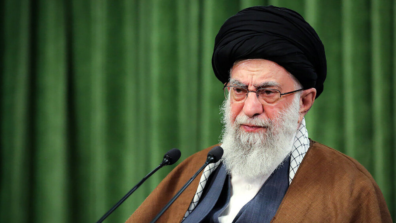 رهبر انقلاب :کسانی که حتی نظام را قبول ندارند هم بیایند رأی بدهند /پایه‌ی نظام ما همین انتخابات است