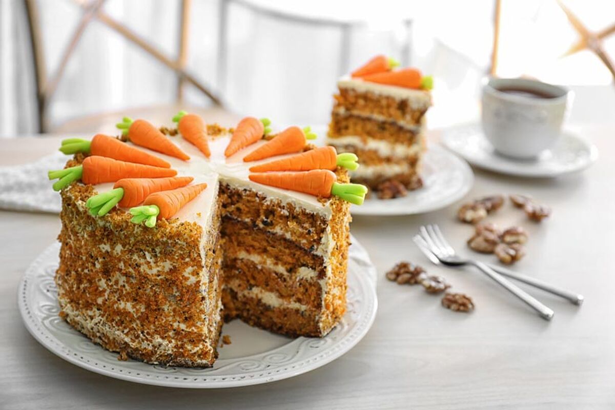 طرز پخت کیک هویج خانگی بدون فر+مواد لازم برای ۸ نفر