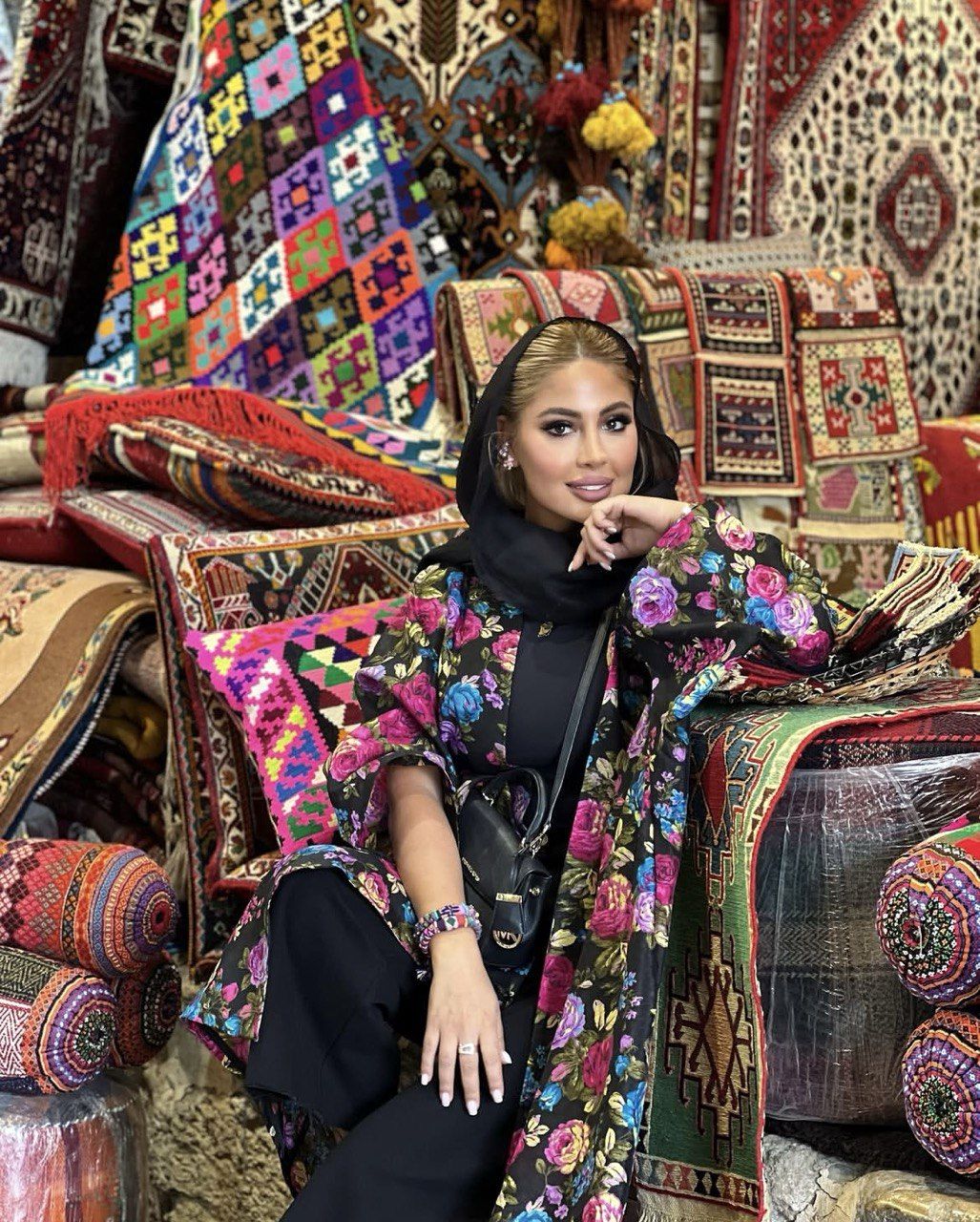 مدلینگ باکلاس همسر بابک جهانبخش در بازار وکیل!/ تصاویر
