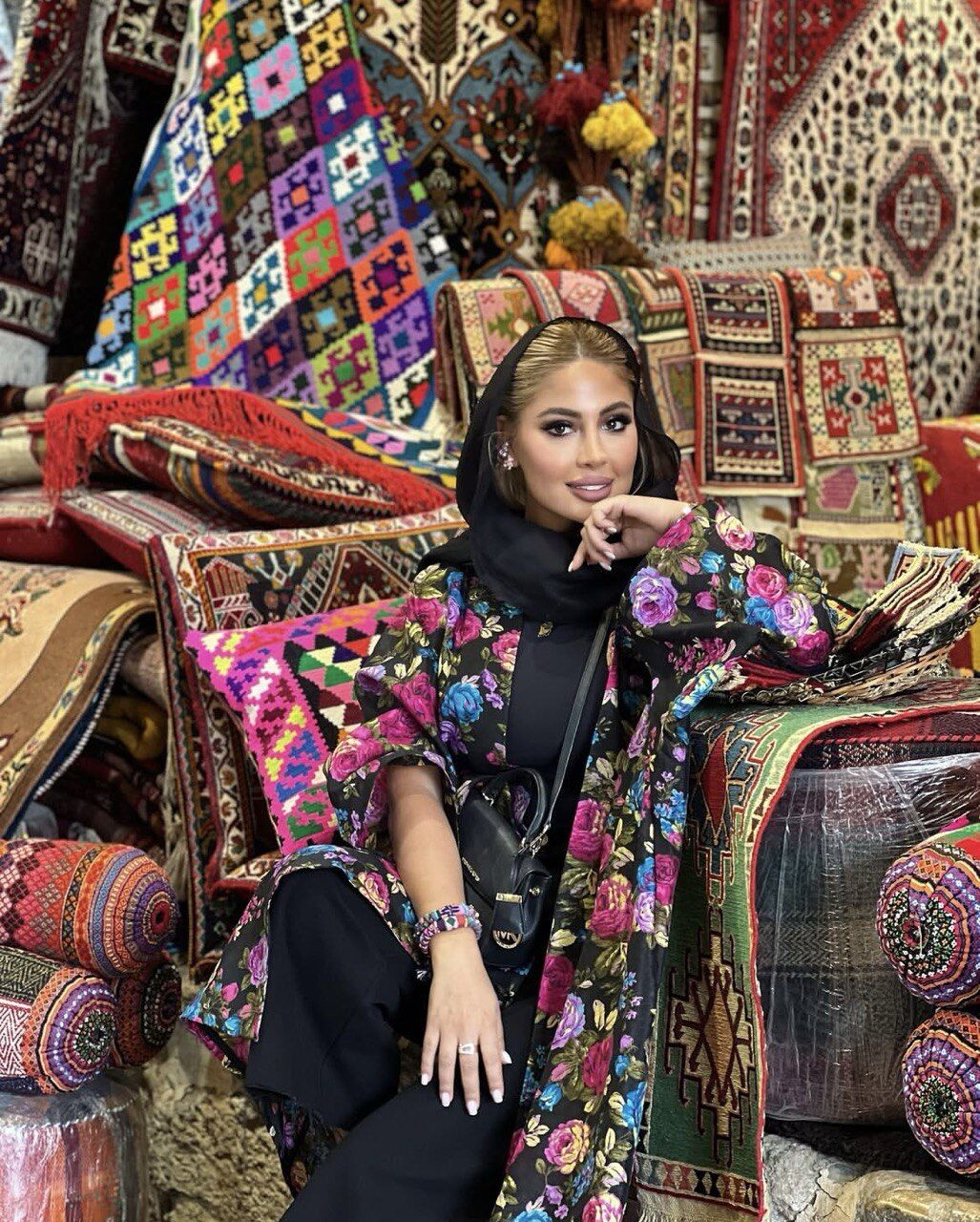 مدلینگ باکلاس همسر بابک جهانبخش در بازار وکیل!/ تصاویر