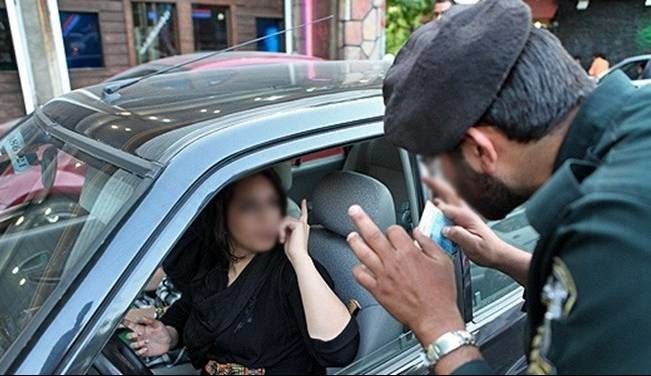 کشف حجاب جرم است و برخورد می‌کنیم