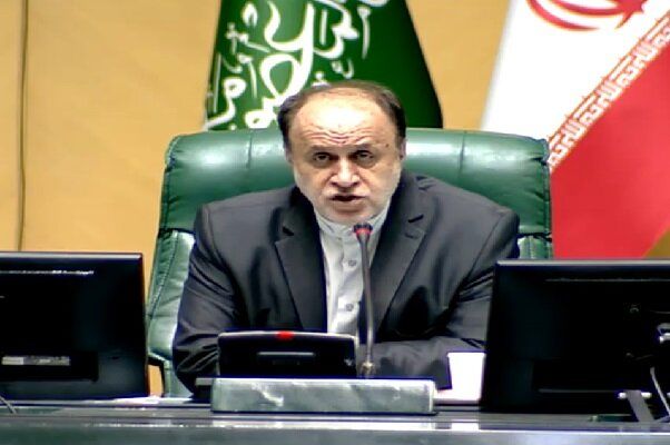 حاجی‌بابایی: دولت در تغییر ساعت مدارس تجدیدنظر کند