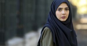 استایل شیک یاسمنِ لحظه گرگ‌و‌میش جلب‌توجه کرد
