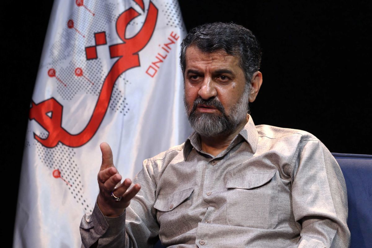 حضور مدیرمسئول کیهان بر مزار مهسا امینی + عکس

