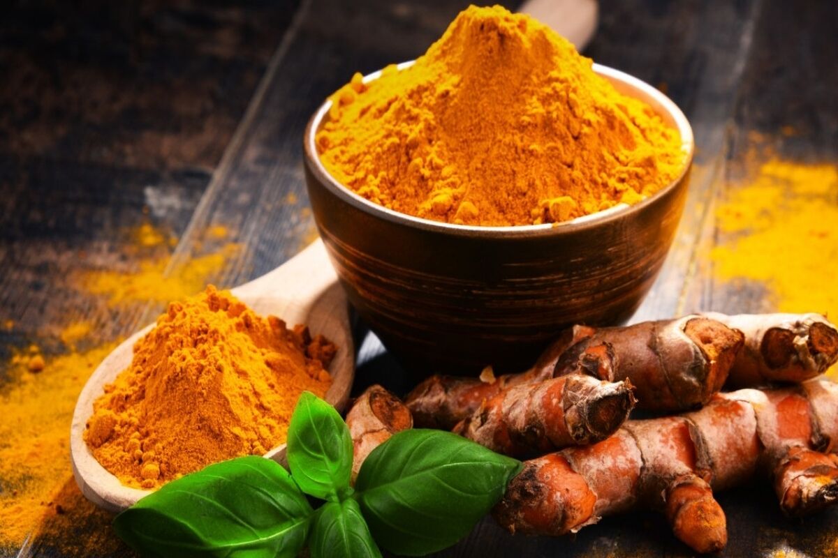 با این ادویه پیری را دور بزنید