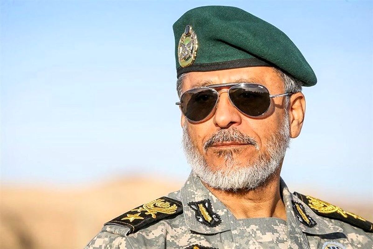 دریادار سیاری: میجنگیم و محاسبات دوشمن را بر هم می‌زنیم