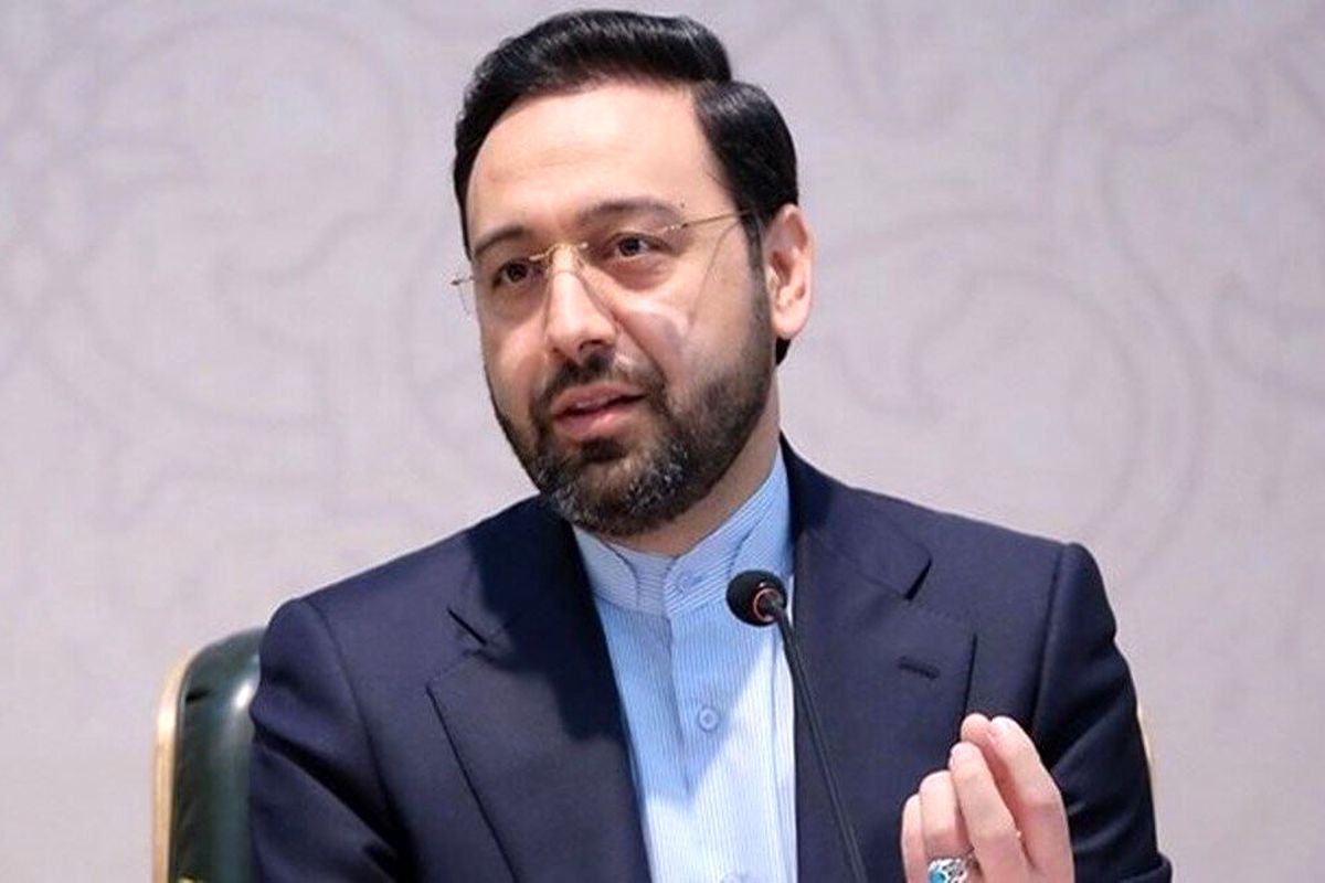 تصویری غم انگیز و کمتر دیده شده ازاستاندار جوان آذربایجان شرقی در کنار فرزندانش


