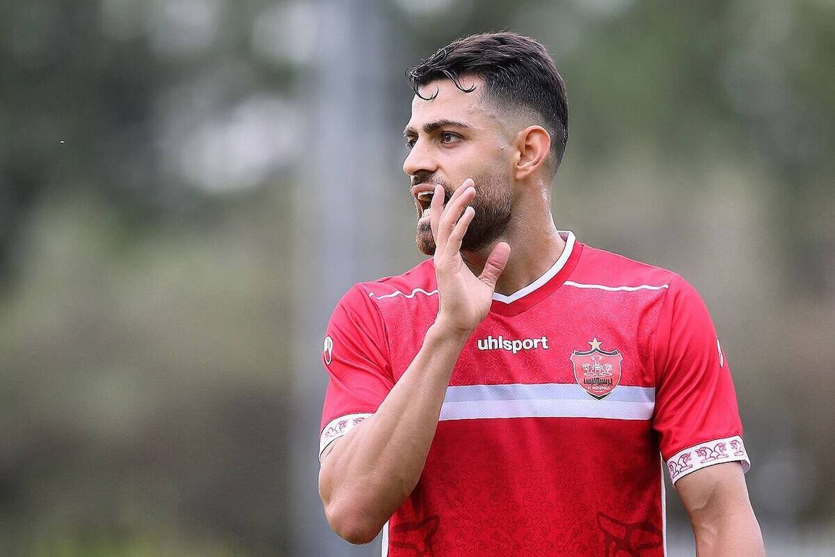 پورعلی گنجی: با افتخار از لیست پرسپولیس خارج می‌شوم 