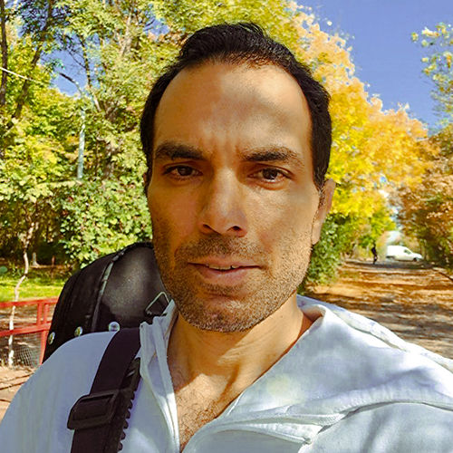 کوروش شاه بهرامی؛ ملودی‌ساز و گیتاریست ایرانی