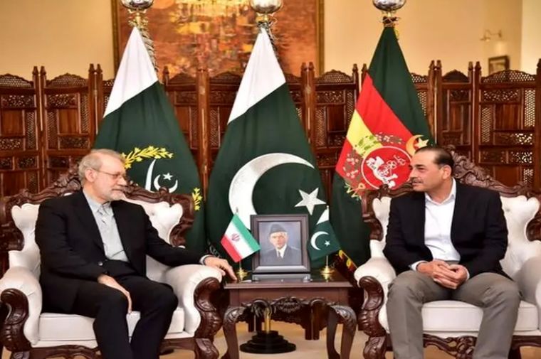 جزئیات دیدار لاریحانی با فرمانده ارتش پاکستان