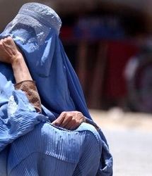 حرف زدن ممنوع؛ دستور جدید به زنان