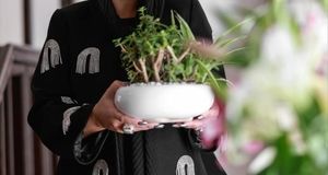 جشن تولد الهام حمیدی با استایل گنگ!/ عکس