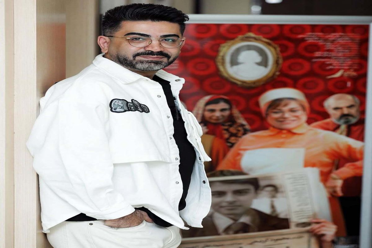  تیپ عجیب فرزاد حسنی در یک مراسم با لباس تینیجری