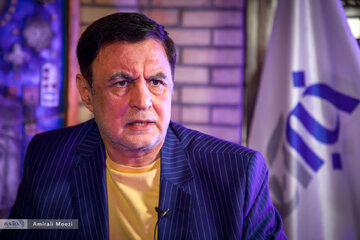  هدف محمود احمدی‌نژاد از ثبت‌نام در انتخابات  ریاست جمهوری چیست؟


