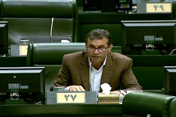 انتقاد نماینده مجلس از دوبرابر تعرفه بیمه تامین اجتماعی