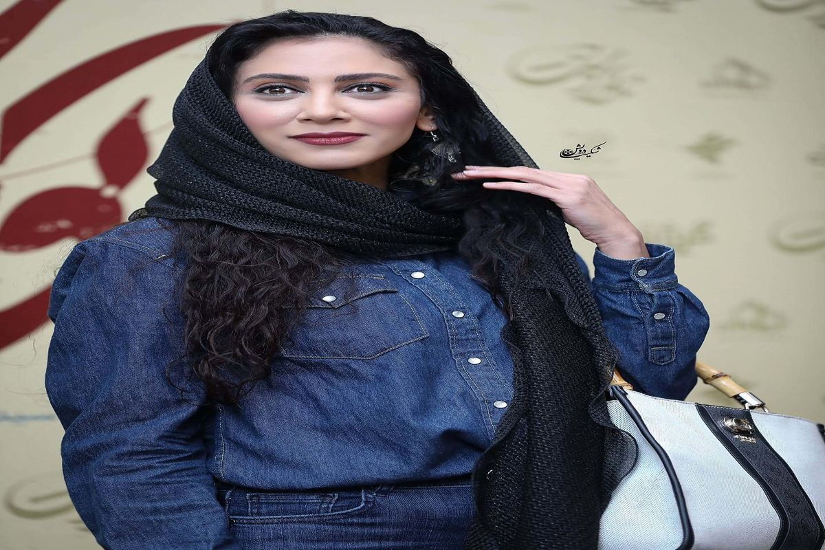 ژست جذاب و دلبرای مونا فرجاد در عکس جدیدش