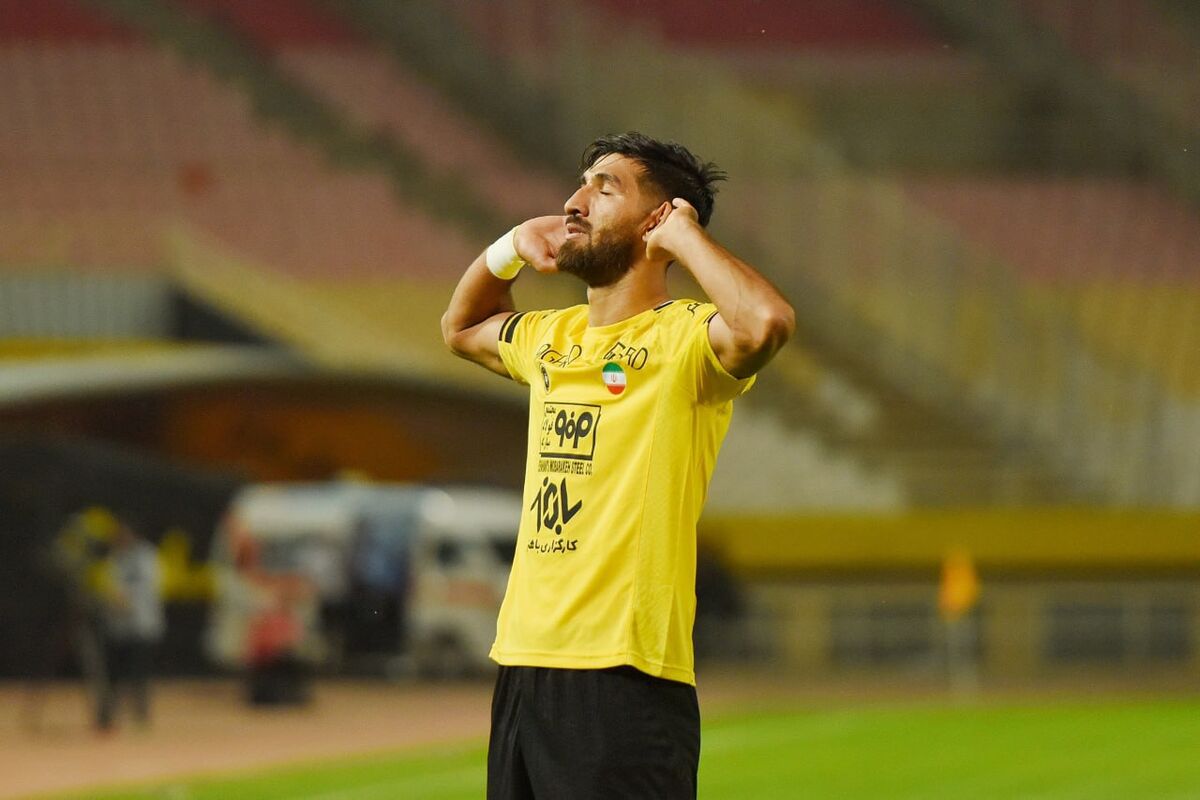 مغانلو اشک پرسپولیسی‌ها را درآورد