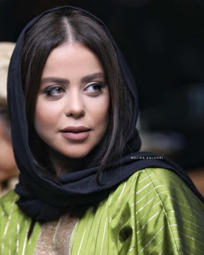 استایل ساده و تابستانی الهام اخوان در یک عکس هنری!/ ببینید
