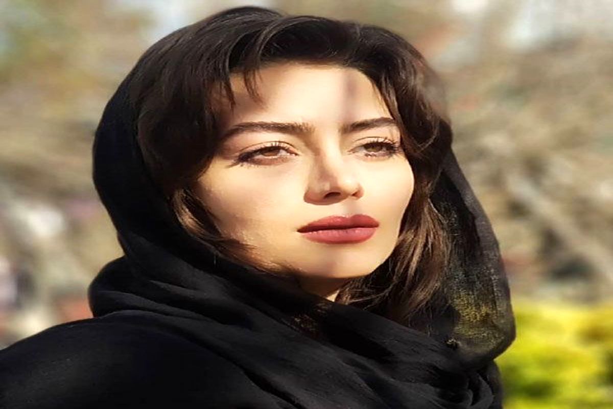 هدیه بازوند با استایل تمام آبی/ عکس