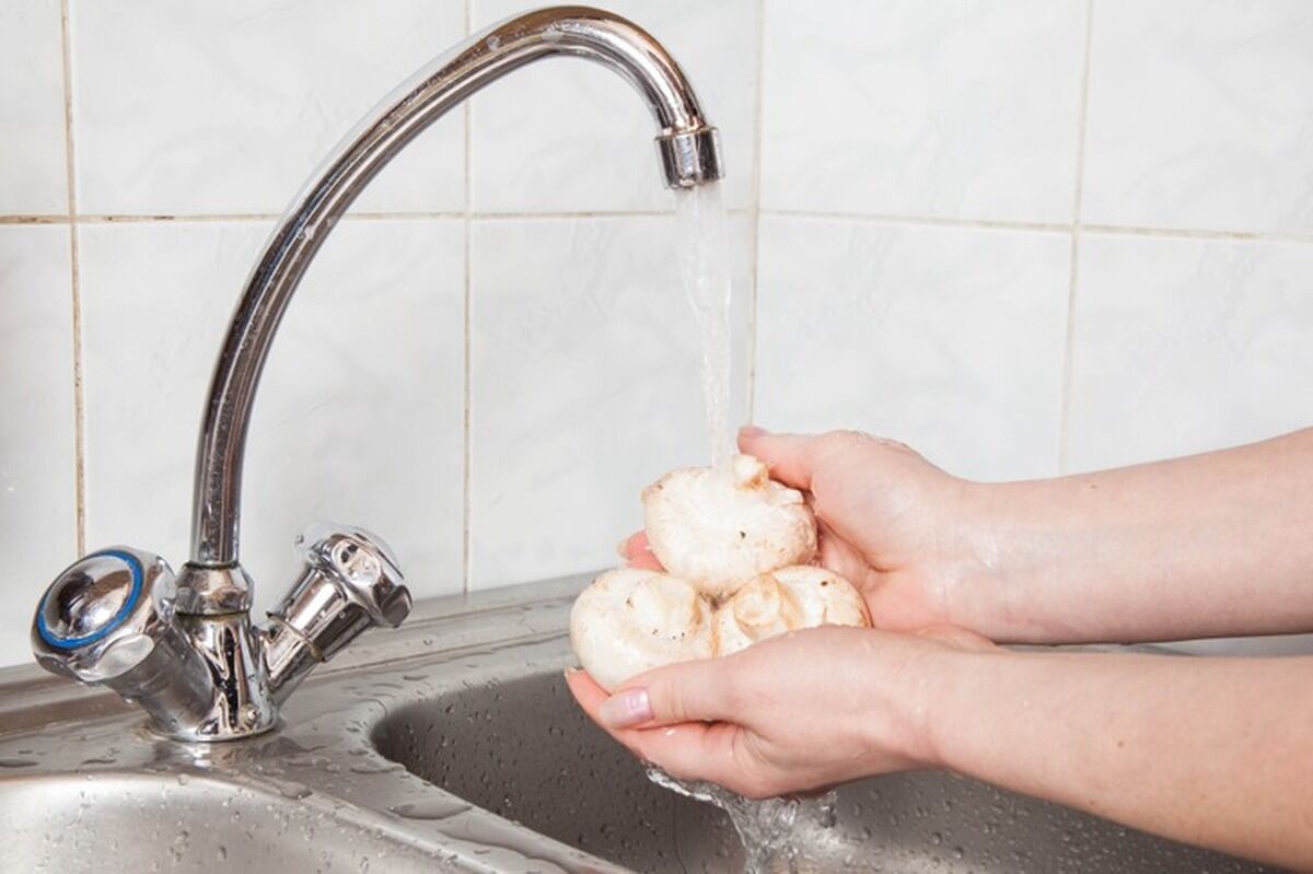 این مواد غذایی پیش از پخت حتما باید شسته شوند