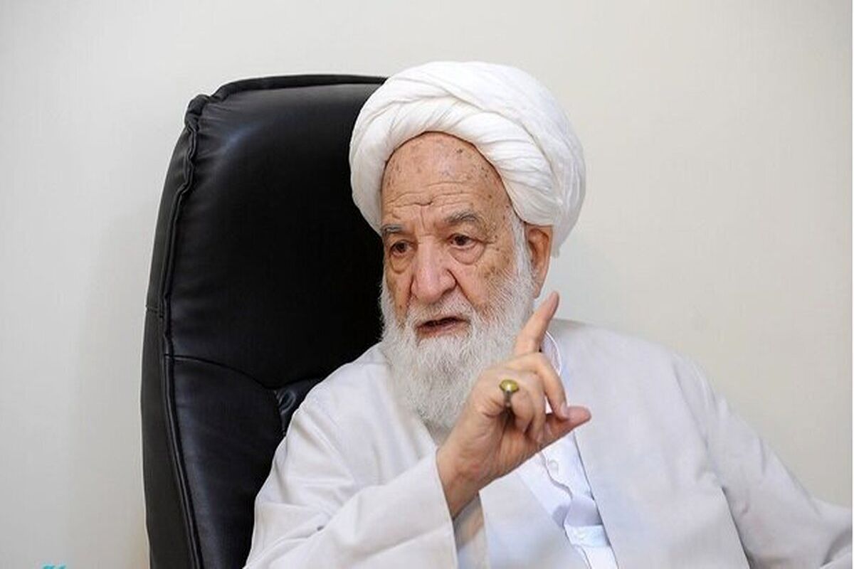 انتقاد شدید آیتالله خمینی: دولت قانون حجاب را اجرا نکند