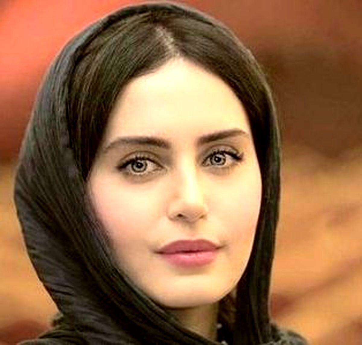 به الناز شاکردوست حمله شد | اظهار نظر جنجالی خانم بازیگر کار دستش داد