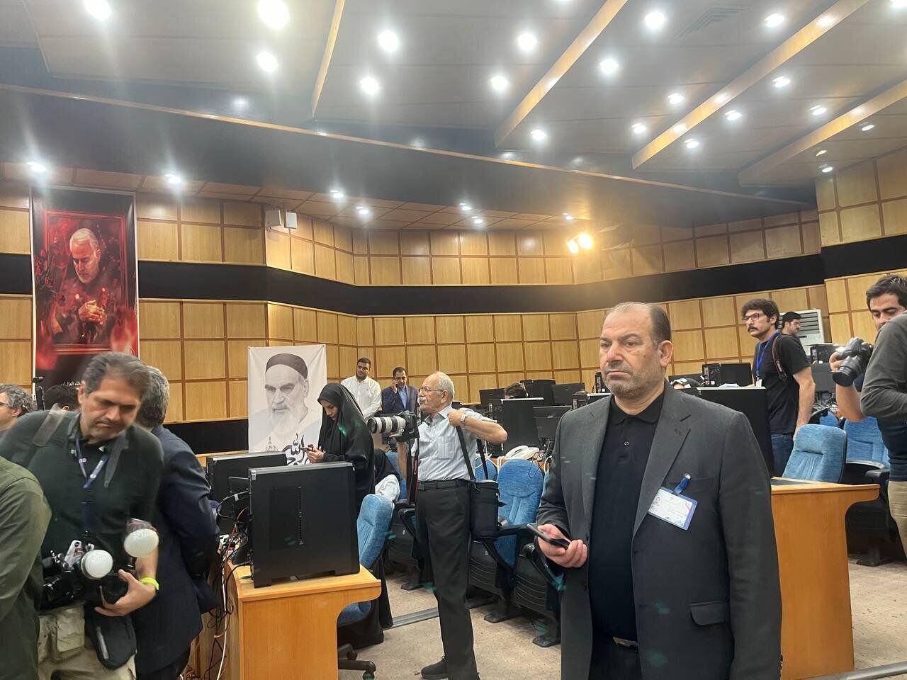 رفتار شوکه کننده مسئولان ستاد انتخابات با اسحاق جهانگیری