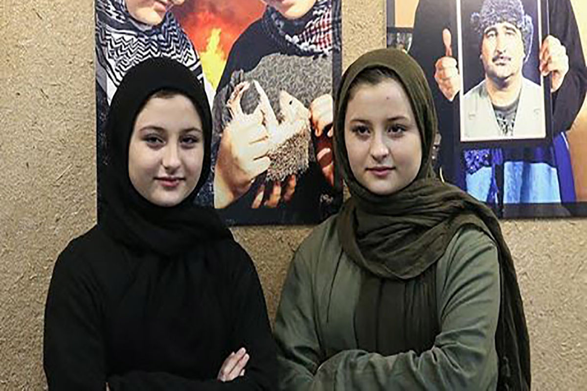 سارا و نیکا پس از «پایتخت» با موهای بلوند/ عکس