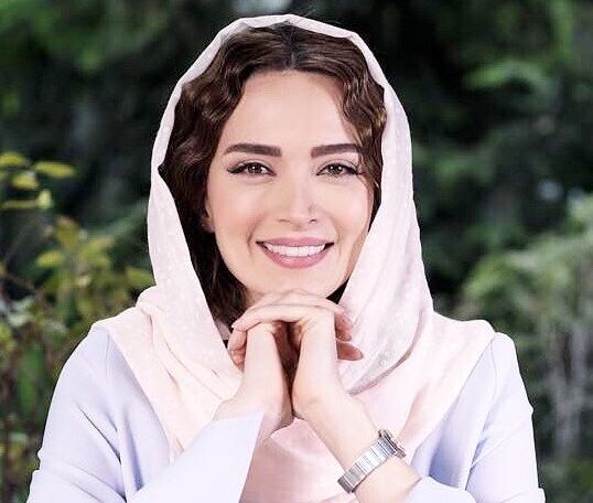 انتشار عکسی از کودکی یهنوش طباطبایی
