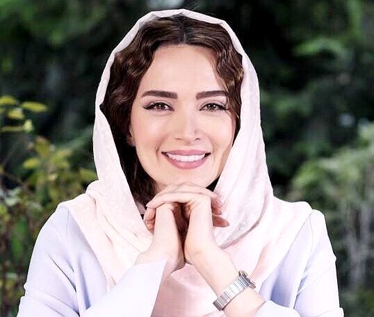 انتشار عکسی از کودکی یهنوش طباطبایی