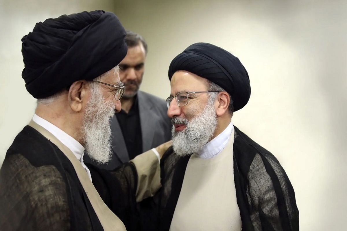 رهبر انقلاب در پیامی شهادت رئیسجمهور و همراهان ایشان را تسلیت گفتند