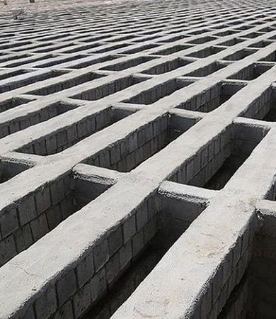 مراسم خاکسپاری سینا قائمی و لطیف آیودله در مسجد لندن/ متهم به قتل سکوتش را شکست؛