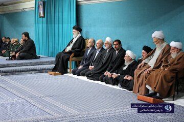 حاشیه سازی عجیب یک نماینده مجلس درباره حجاب، در دیدار رهبری با مسئولان