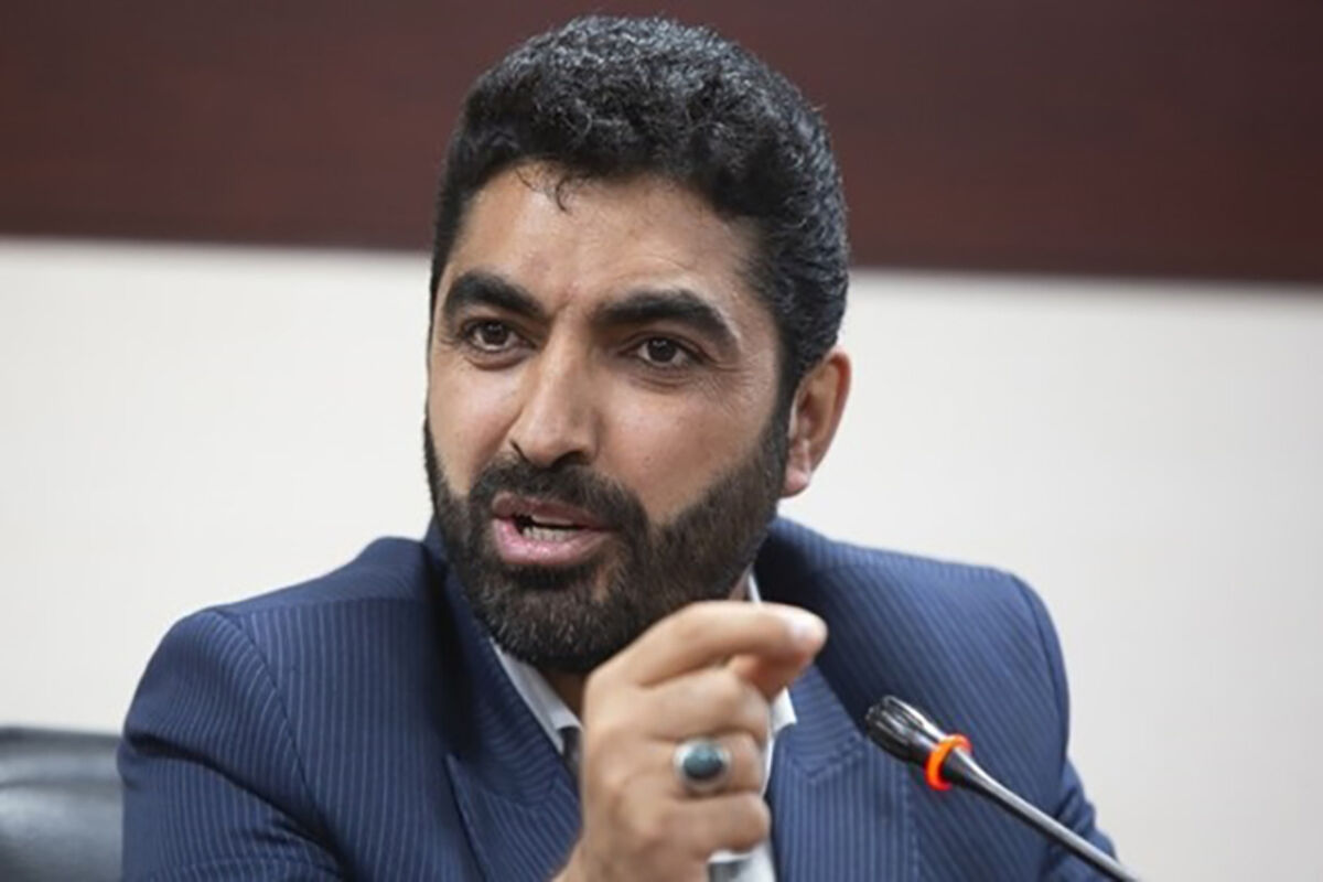 نماینده مجلس: آقای عزیزی خادم! درباره جادوگری در فوتبال توضیح دهید