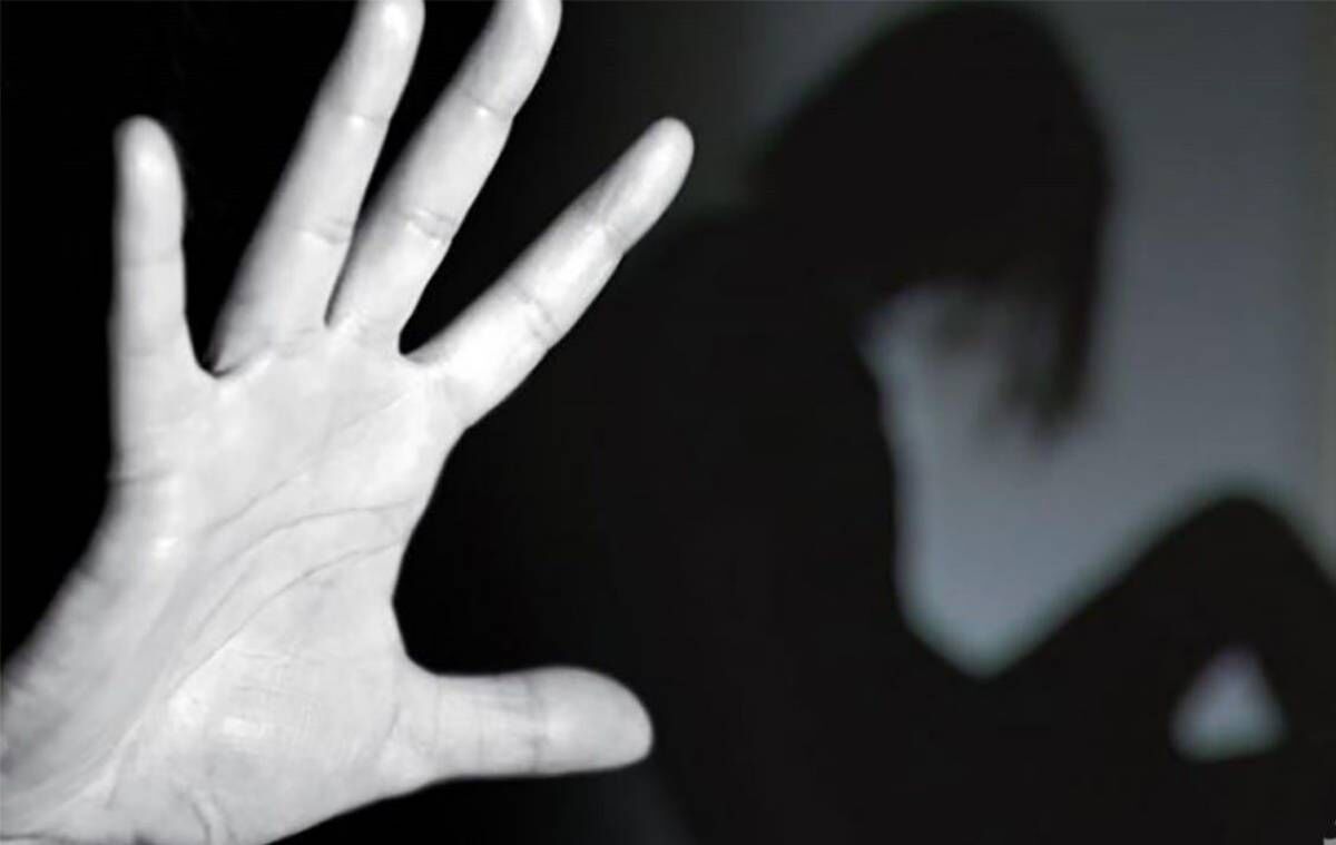 اقدام شیطانی خواستگار سمج با دختر 13 ساله /ده روز از دختر برهنه ام فیلم سیاه گرفتند