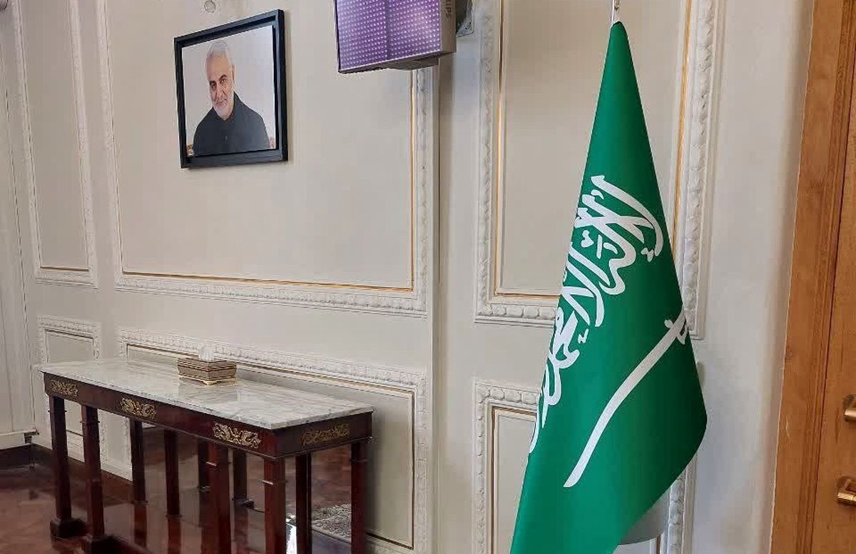 نماینده مجلس: تغییر محل نشست ایران و عربستان بدلیل عکس سردار سلیمانی به مصلحت بود 

