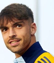 آسنسیو،دل کودک مبتلا به سرطان خون را شاد کرد+عکس