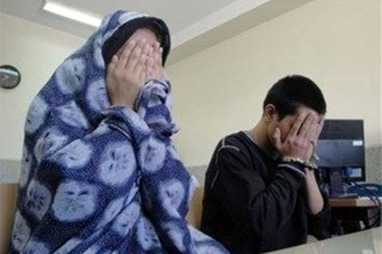 از توجه شوهرم به او ناراحت بودم / من فقط می‌توانم با پسرها ارتباط برقرار کنم