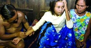 زنی که 18 سال در جنگل مثل میمون روی درخت زندگی کرد! +عکس