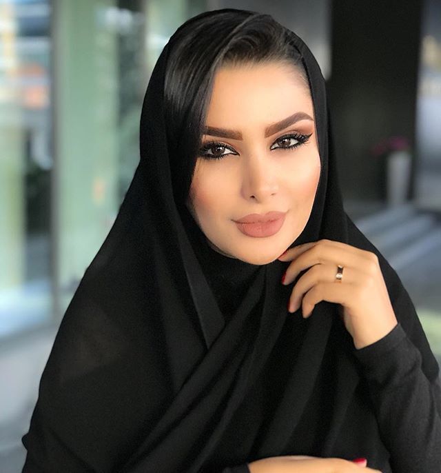 دنیا جهانبخت حیثیت خواننده معروف را برد /همه چیز را می‌گویم!