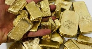 رئیس اتحادیه درباره خرید و فروش طلای آب شده هشدار داد"مراقب باشید سرتان کلاه نرود