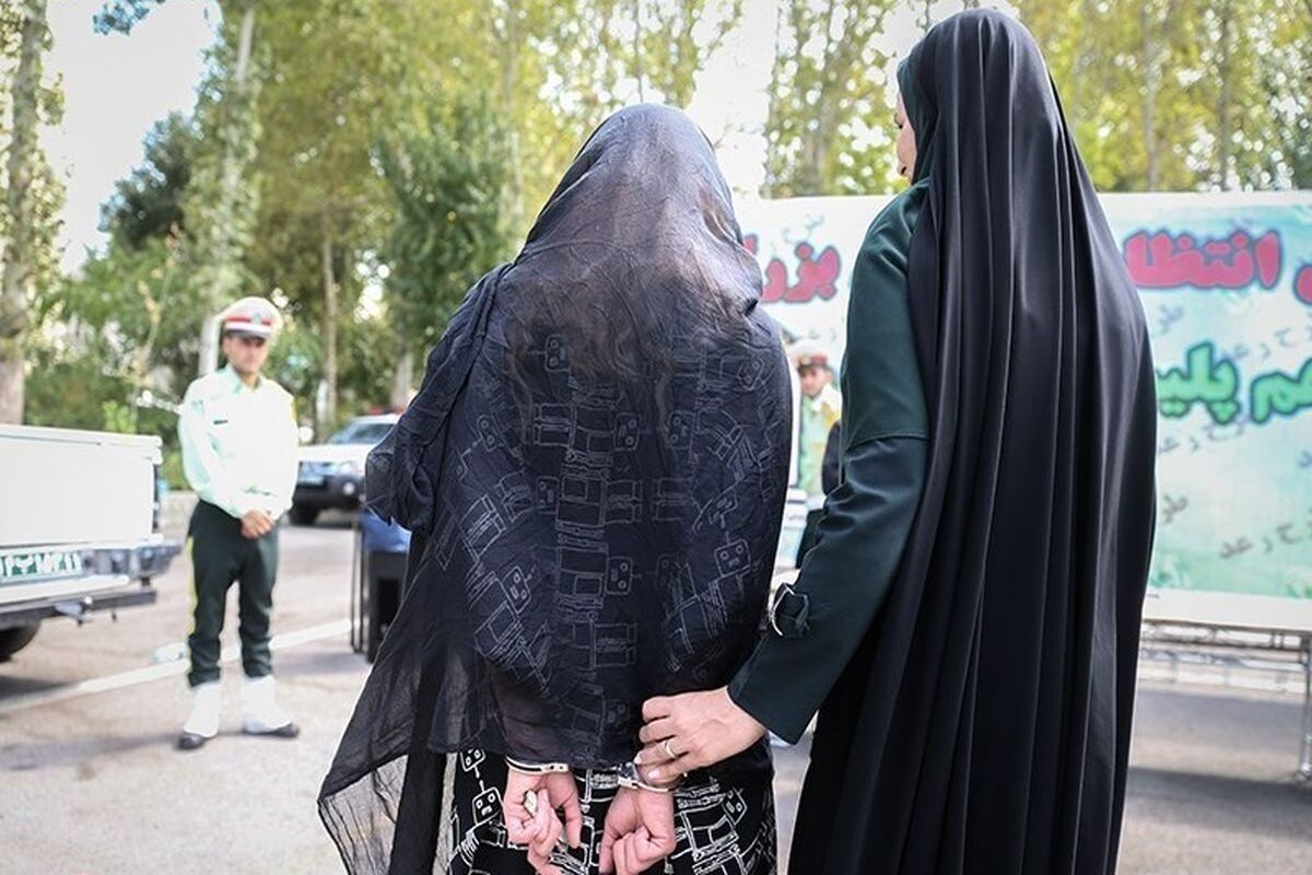 خانم بلاگر مبتذل اصفهانی بازداشت شد /این چه بی آبرویی بود؟!