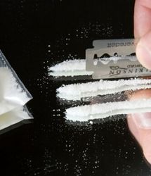 کشف ۷۷ بسته کوکائین از معده یک مسافر در فرودگاه امام خمینی
