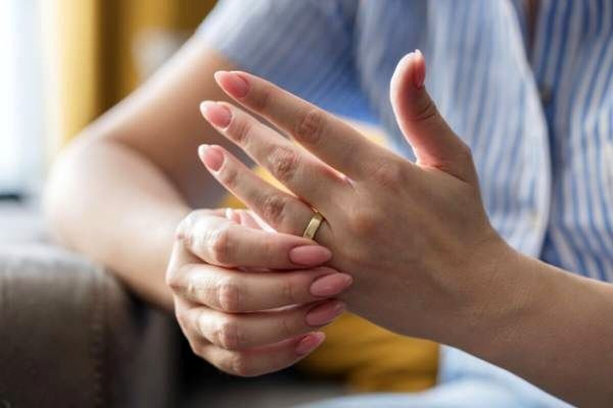 بعد از 13 سال زندگی مادرشوهرم به دنبال طلاق من است!