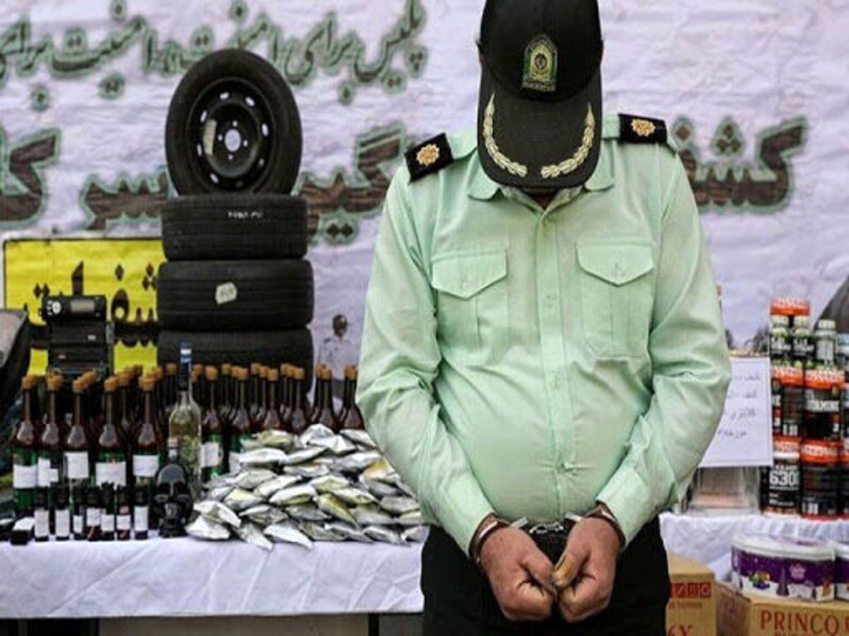 جولان تبهکار مسلح با نقاب مامور امنیتی