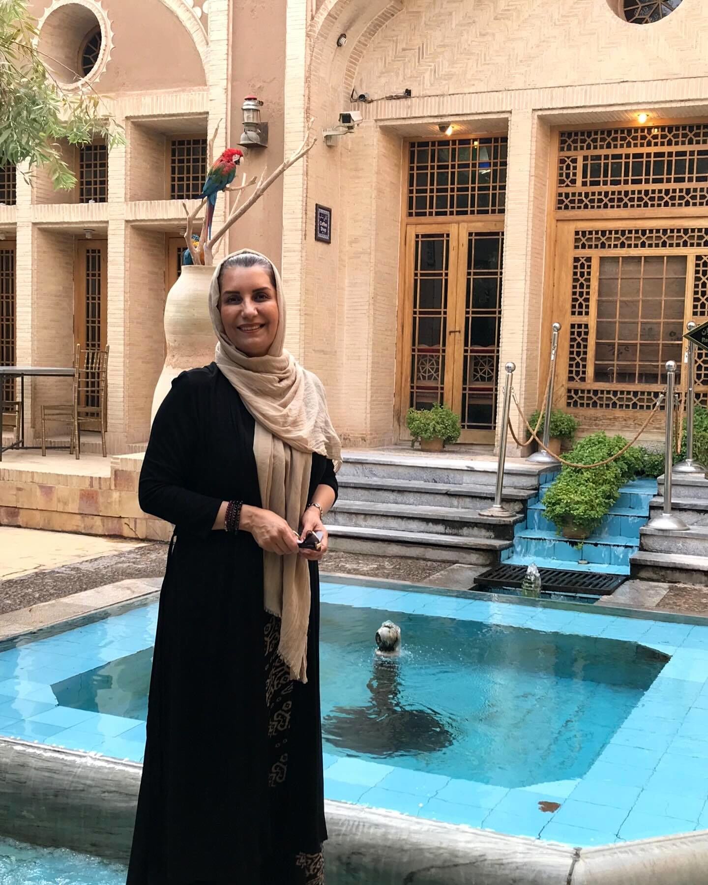 جشن تولد صمیمانه فریبا کوثری برای دوستش/ عکس