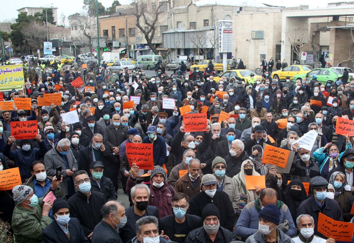بازنشستگان کشوری و فرهنگی تجمع کردند/خواسته آنها چه بود؟